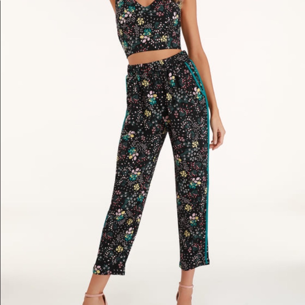Lulu’s Boho Blooms Black Floral Pants🕺